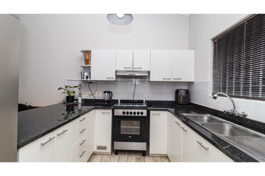 2 Bedroom Property for Sale in Bloubergrant Western Cape